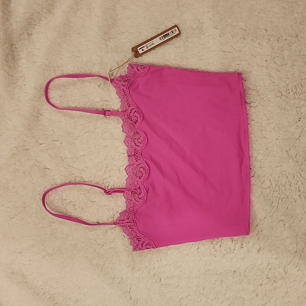 SKIMS FITS EVERYONE lace crop cami neon orchid